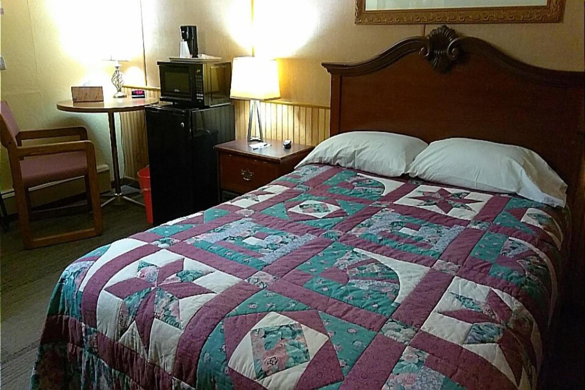 Colonial Inn Extended Stay By Oyo New Ulm Екстер'єр фото