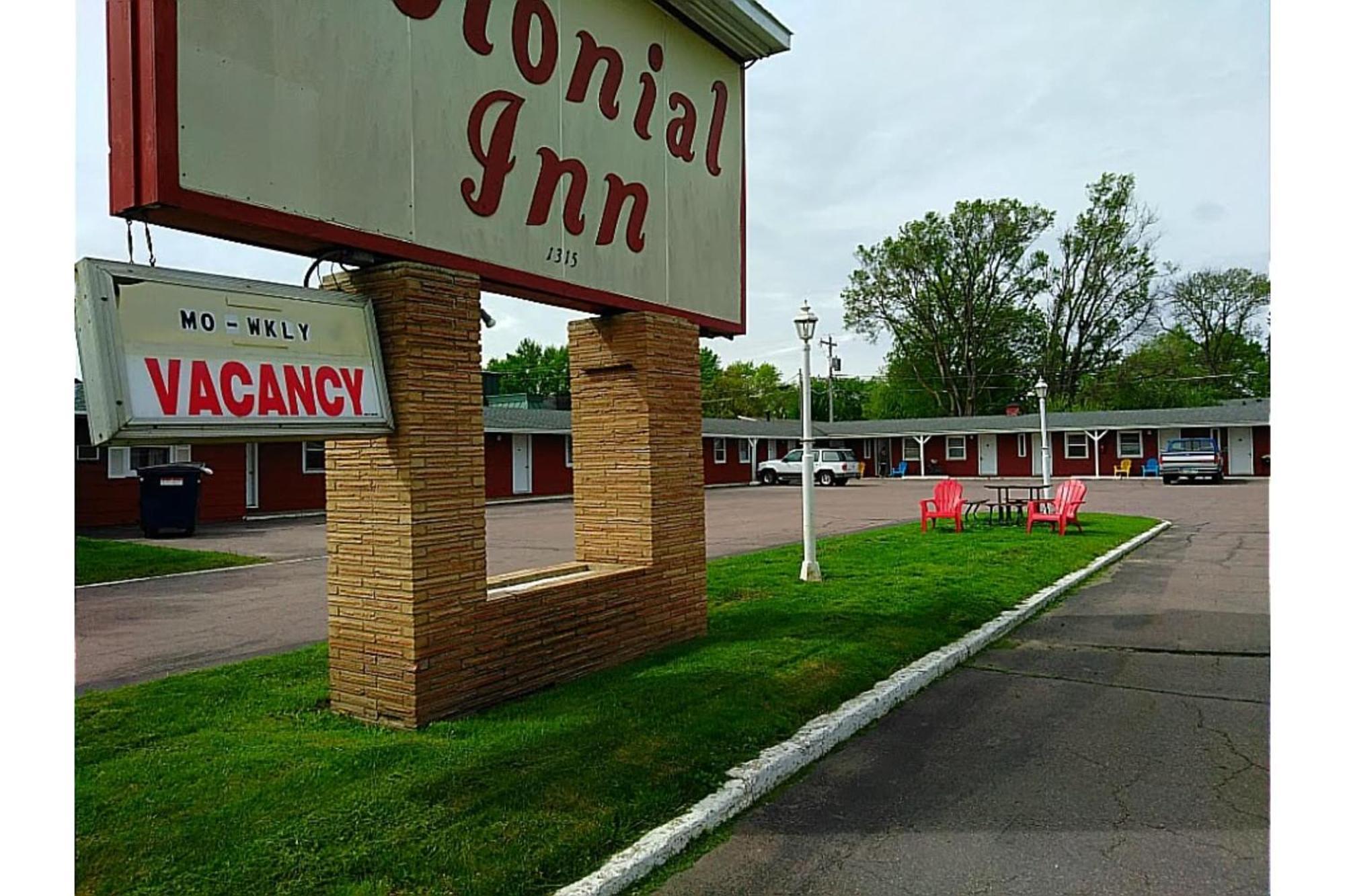 Colonial Inn Extended Stay By Oyo New Ulm Екстер'єр фото